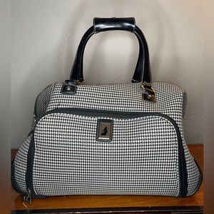 London Fog 20 inch Chelsea Wheeled Club Bag black white houndstooth 20” suitcase